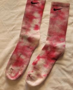 Tie dye pink socks
